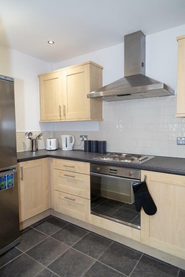 Serviced Apartment In Liverpool City Centre - Free Parking - Balcony - By Happy Days Экстерьер фото